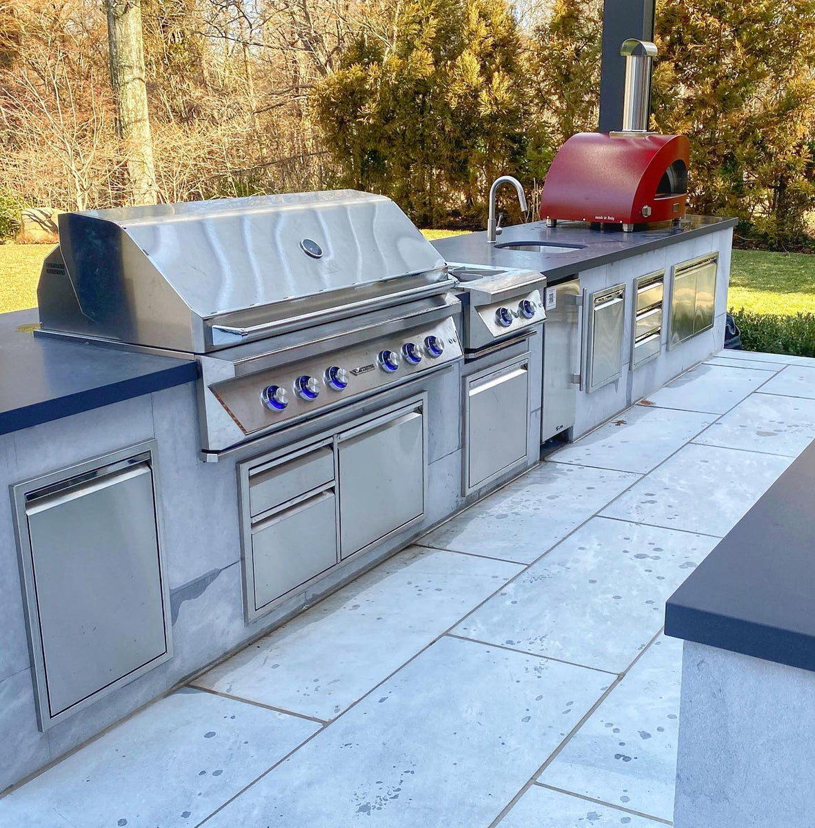 http://nycfireplaceshop.com/cdn/shop/collections/bbq-grills-807621_1200x1200.jpg?v=1682693203