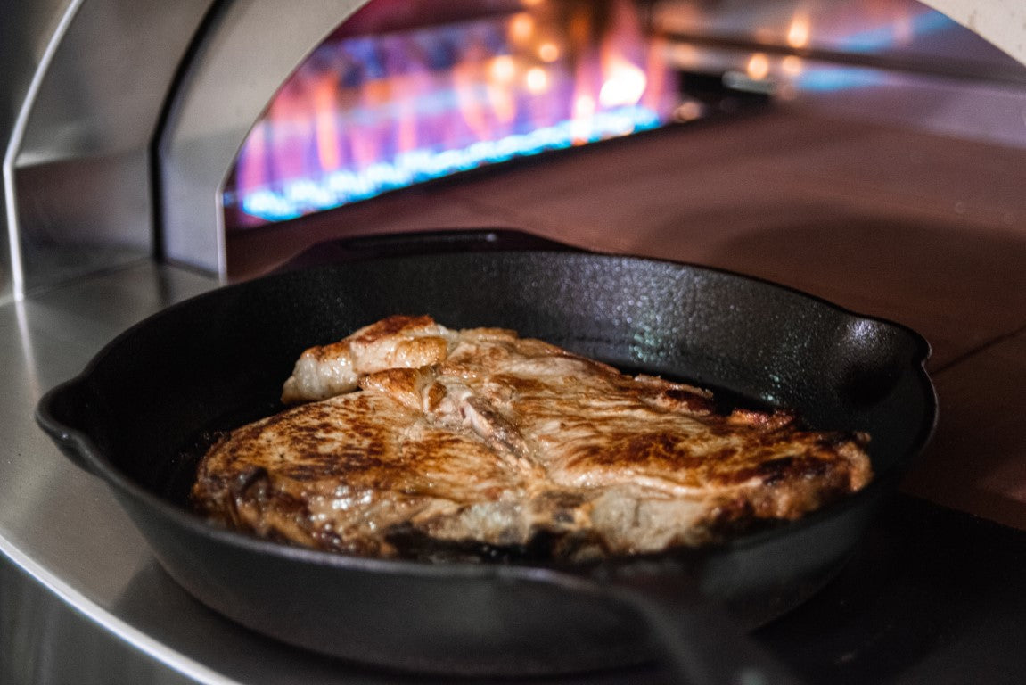 Alfa Classico 4 Pizze Gas Pizza Oven Freestanding on Black Cart - Ardesia Grey