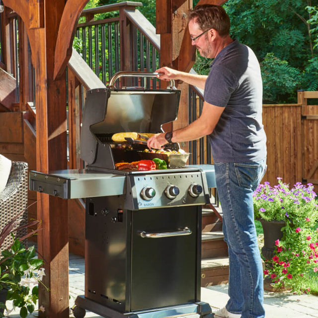 Broil King Baron 320 3-Burner Propane Gas Grill