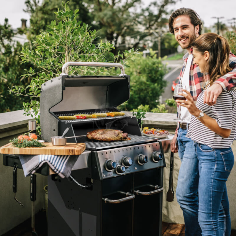 Broil King Baron 440 PRO 4-Burner Gas Grill With Side Burner
