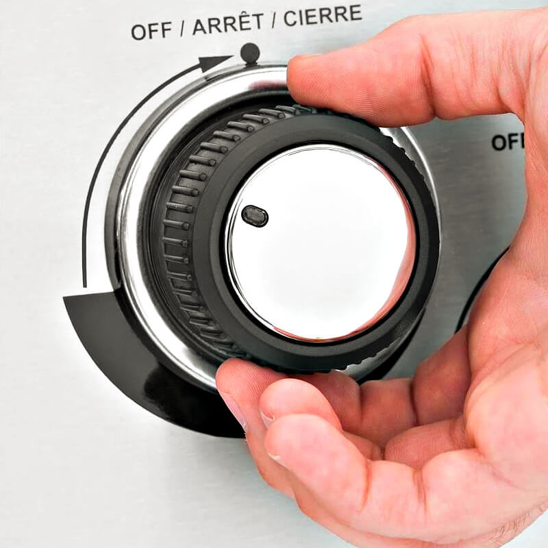 Broil King Baron 490 PRO 4-Burner Gas Grill With Rotisserie & Side Burner