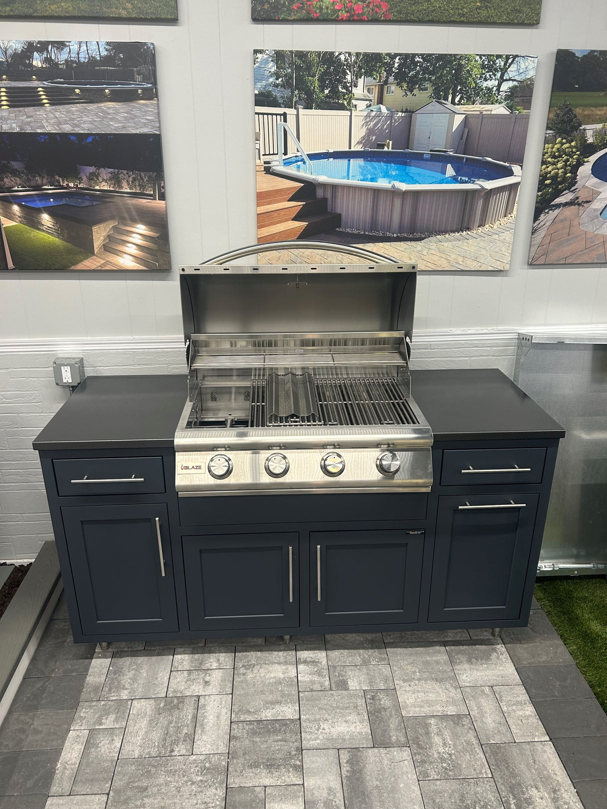 Challenger Coastal 5 Foot Outdoor Kitchen Cabinet Island with Blaze 32 Inch Gas Grill Pre-Assembled