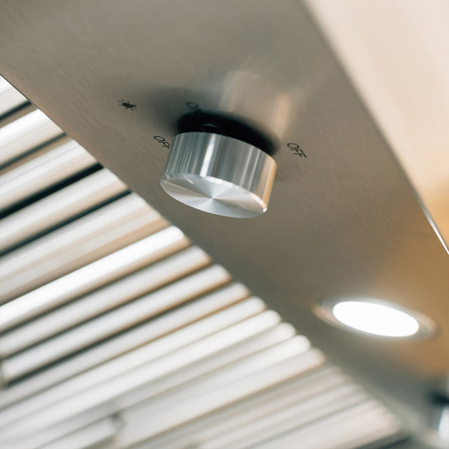 Summerset VH36-2 Outdoor Vent Hood - LED lighting detail