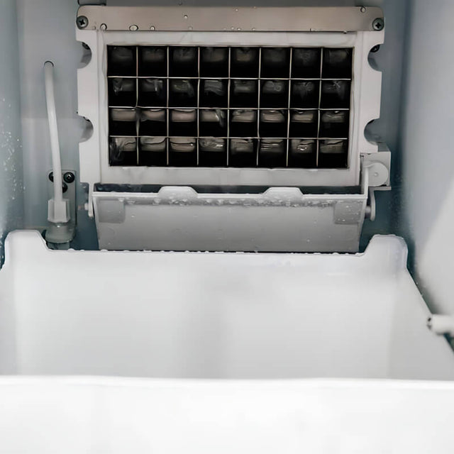 Summerset 15 Inch 50 lb. Outdoor Rated Ice Maker - SSIM-15