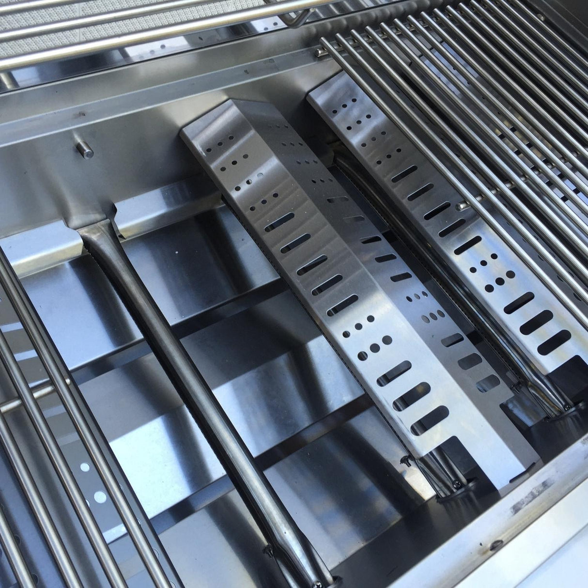 Mont Alpi 400 Deluxe Propane Gas Island Grill W/ Refrigerator Cabinet Outdoor Kitchen - MAi400-DFC