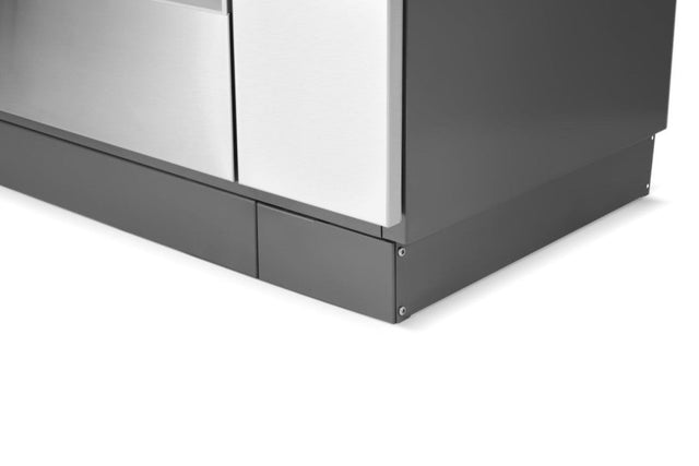 GAMA001 skirt kit installed around the base of a Prestige PRO 665 grill; grill sold separately