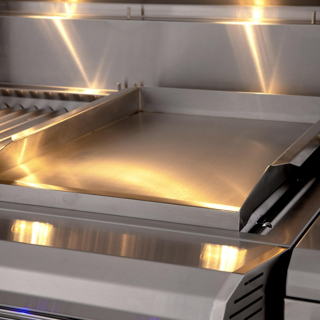 American Made Grills Encore 36-Inch Freestanding Hybrid Gas Grill with Cart