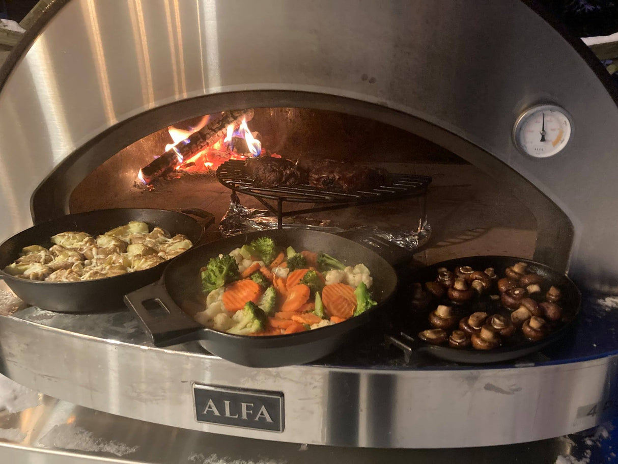 Alfa 4 Pizze 31-Inch Outdoor Wood-Fired Countertop Pizza Oven - Copper