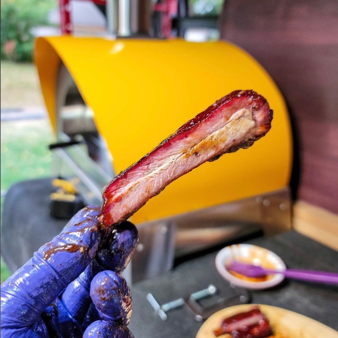 Alfa Ciao 27-Inch Freestanding Wood-Fired Outdoor Pizza Oven with Base - Fire Yellow