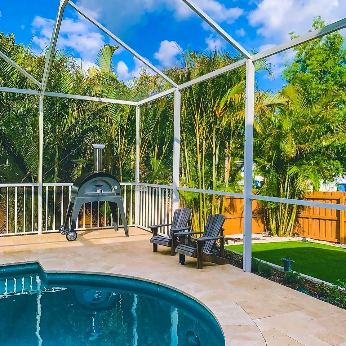 Alfa Ciao 27-Inch Freestanding Wood Fired Outdoor Pizza Oven with Base - Silver Grey