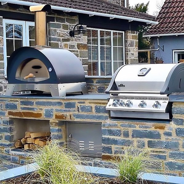 Alfa Ciao 27-Inch Freestanding Wood Fired Outdoor Pizza Oven with Base - Silver Grey