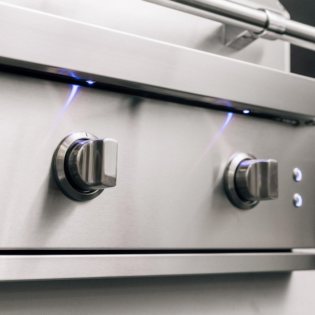 American Made Grills Atlas 36-Inch Freestanding Gas Grill with Cart