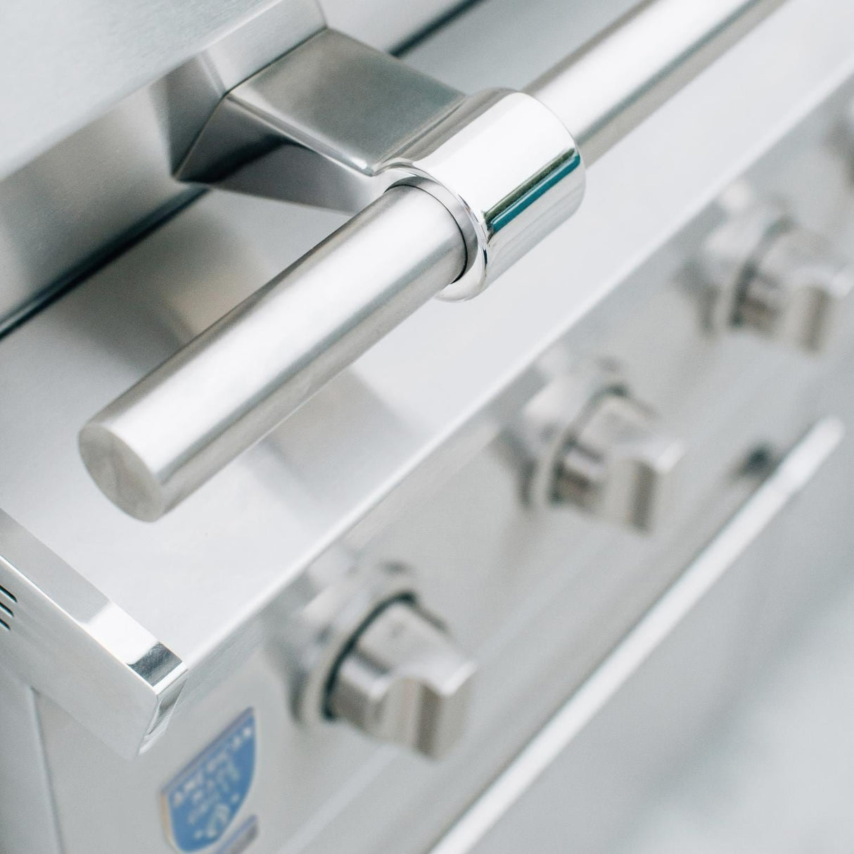 American Made Grills Encore 36-Inch Hybrid Grill Gas Wood & Charcoal