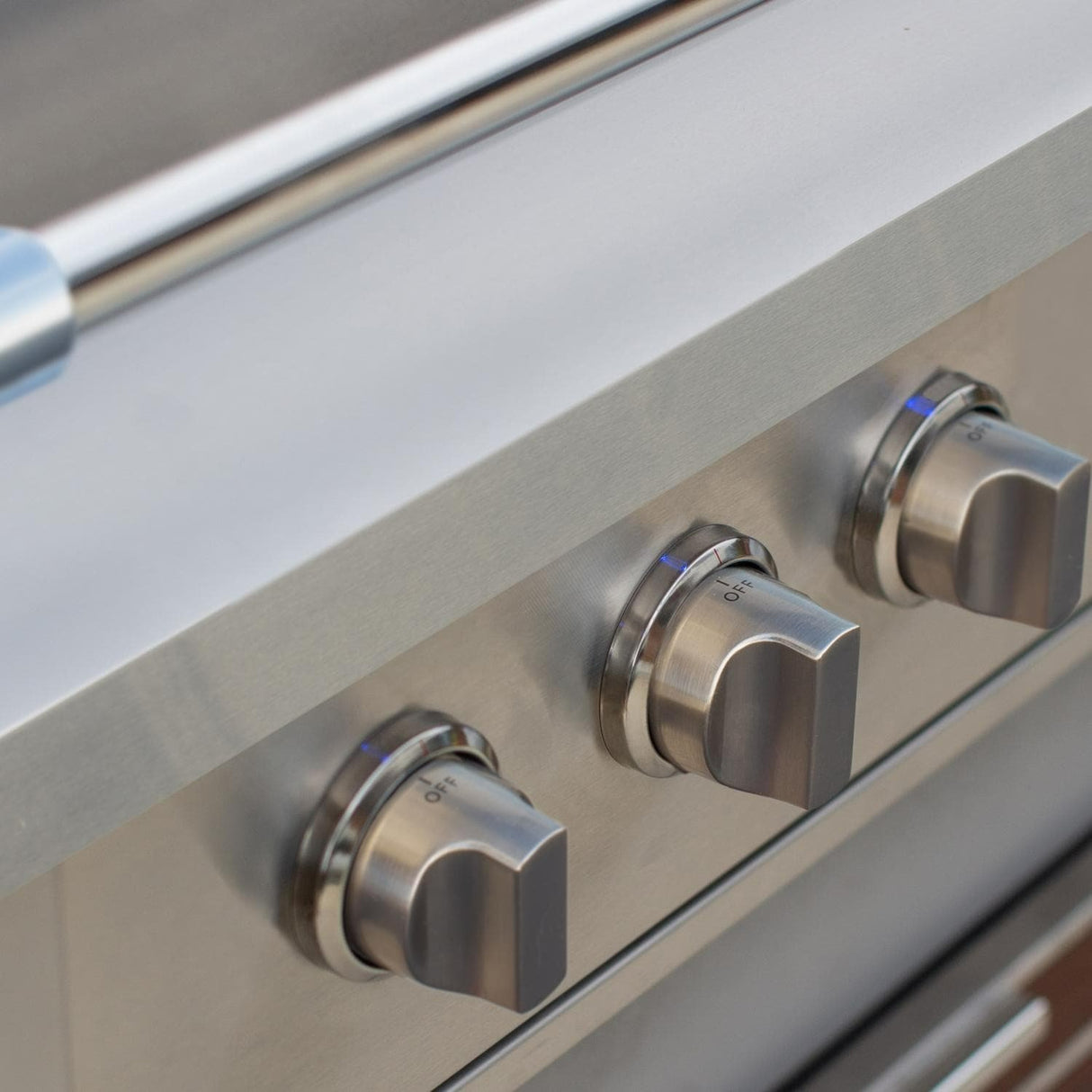 American Made Grills Estate 30-Inch Built-In Gas Grill - EST30