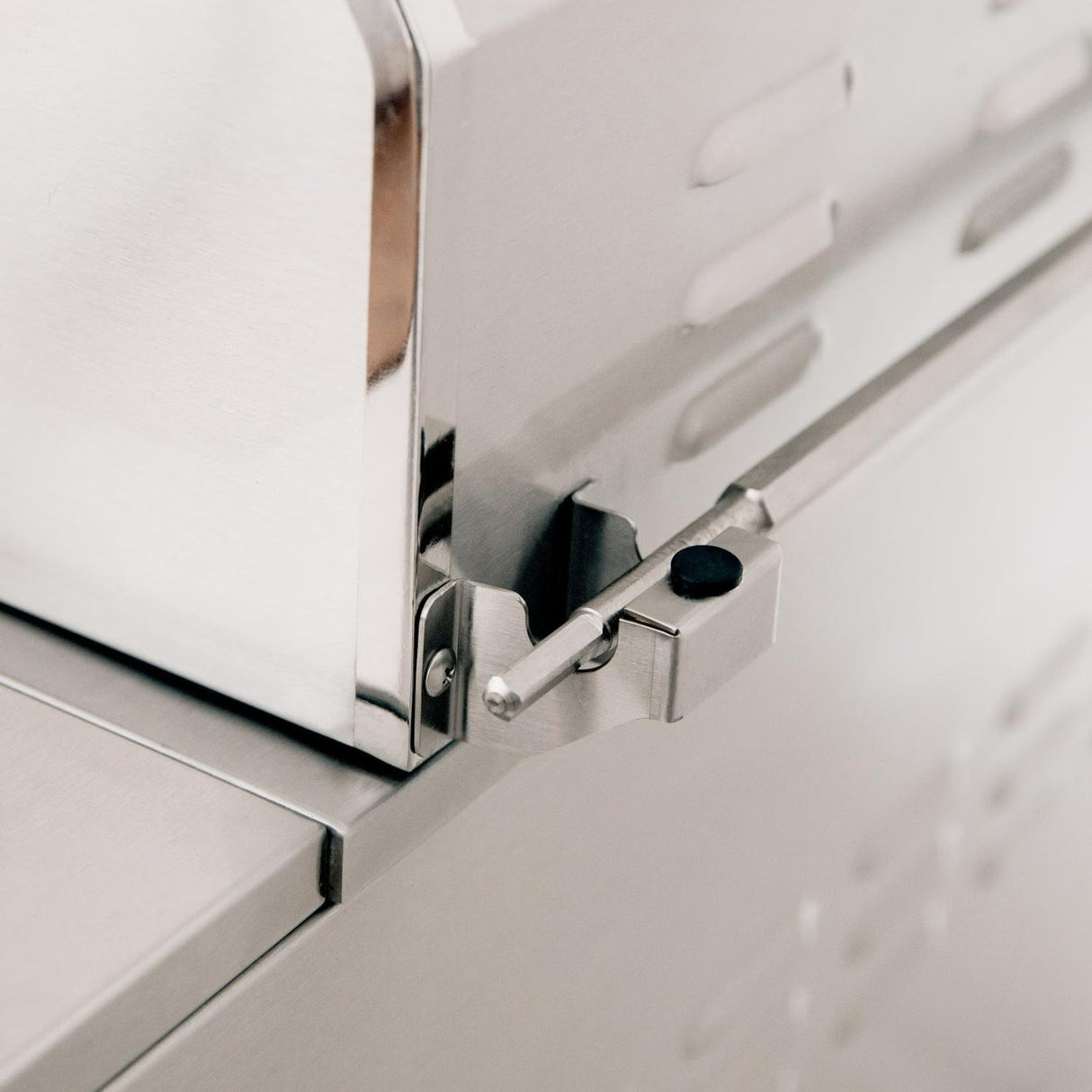 American Made Grills Muscle 36-Inch Freestanding Hybrid Grill on Cart - Natural Gas - MUSFS36-NG