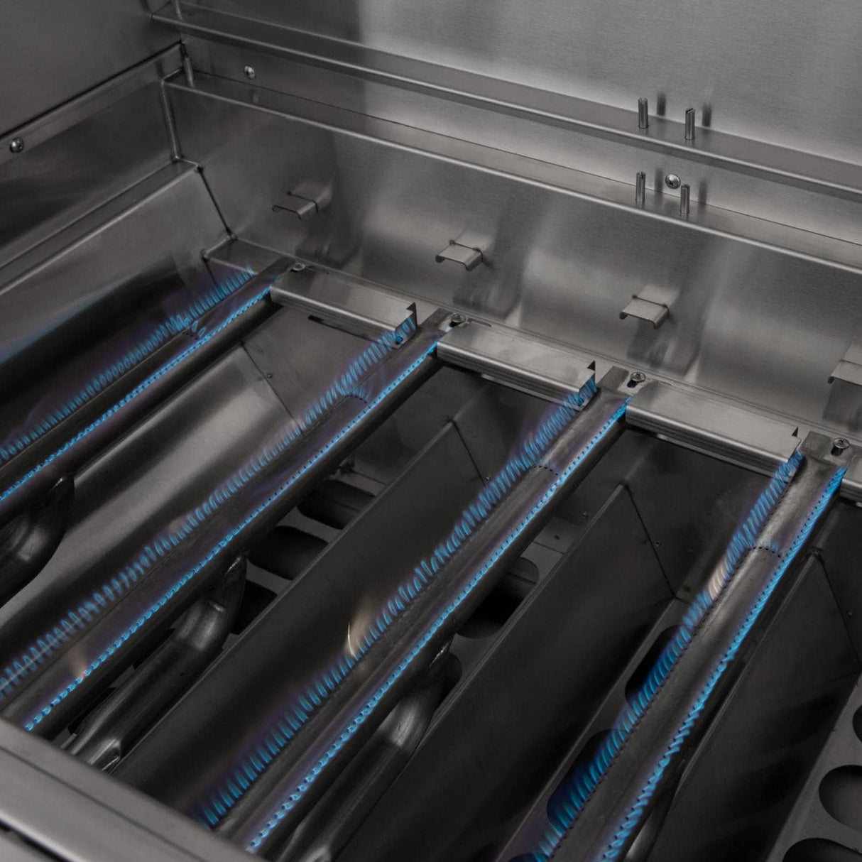 American Made Grills Muscle 36-Inch Hybrid Grill - Gas Wood & Charcoal