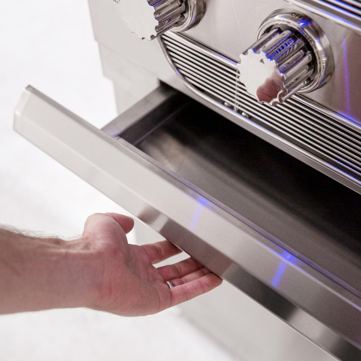 American Made Grills Muscle 54-Inch Freestanding Hybrid Grill - Natural Gas - MUSFS54-NG