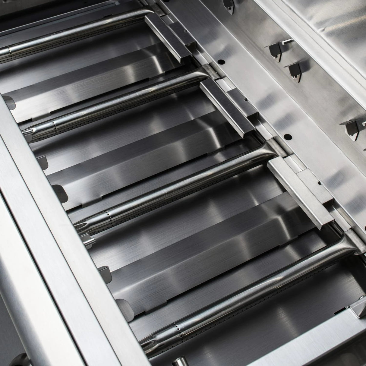 Blaze Prelude LBM 32″ Built-In 4-Burner Gas Grill