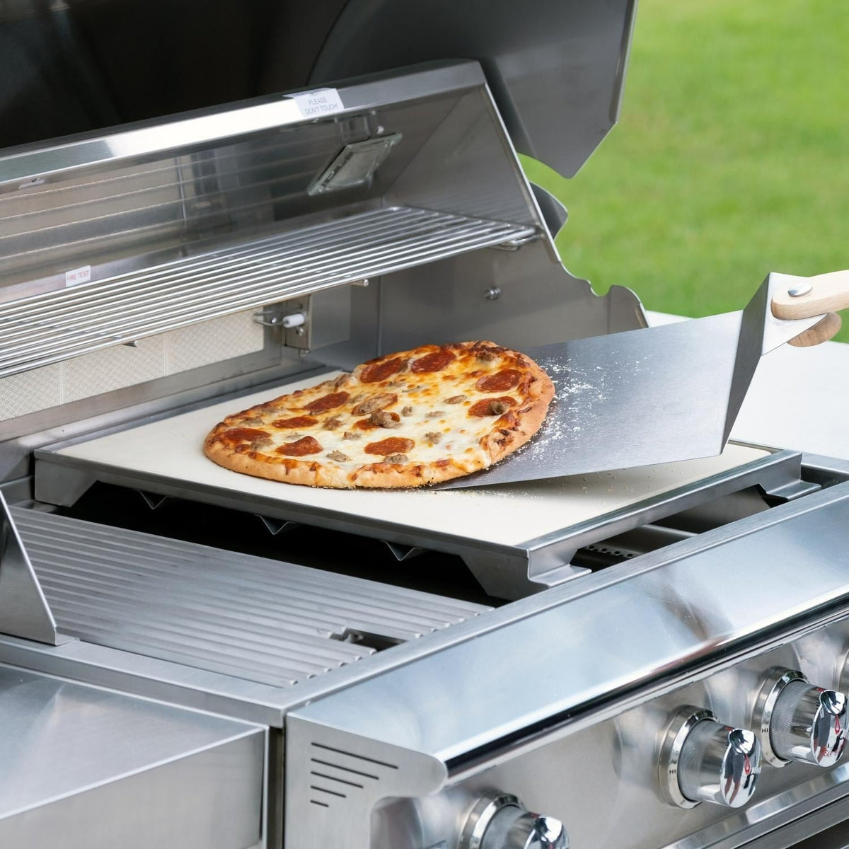 http://nycfireplaceshop.com/cdn/shop/products/blaze-professional-lux-15-inch-ceramic-pizza-stone-with-stainless-steel-tray-blz-pro-pzst-2-798550_1200x1200.jpg?v=1685318513