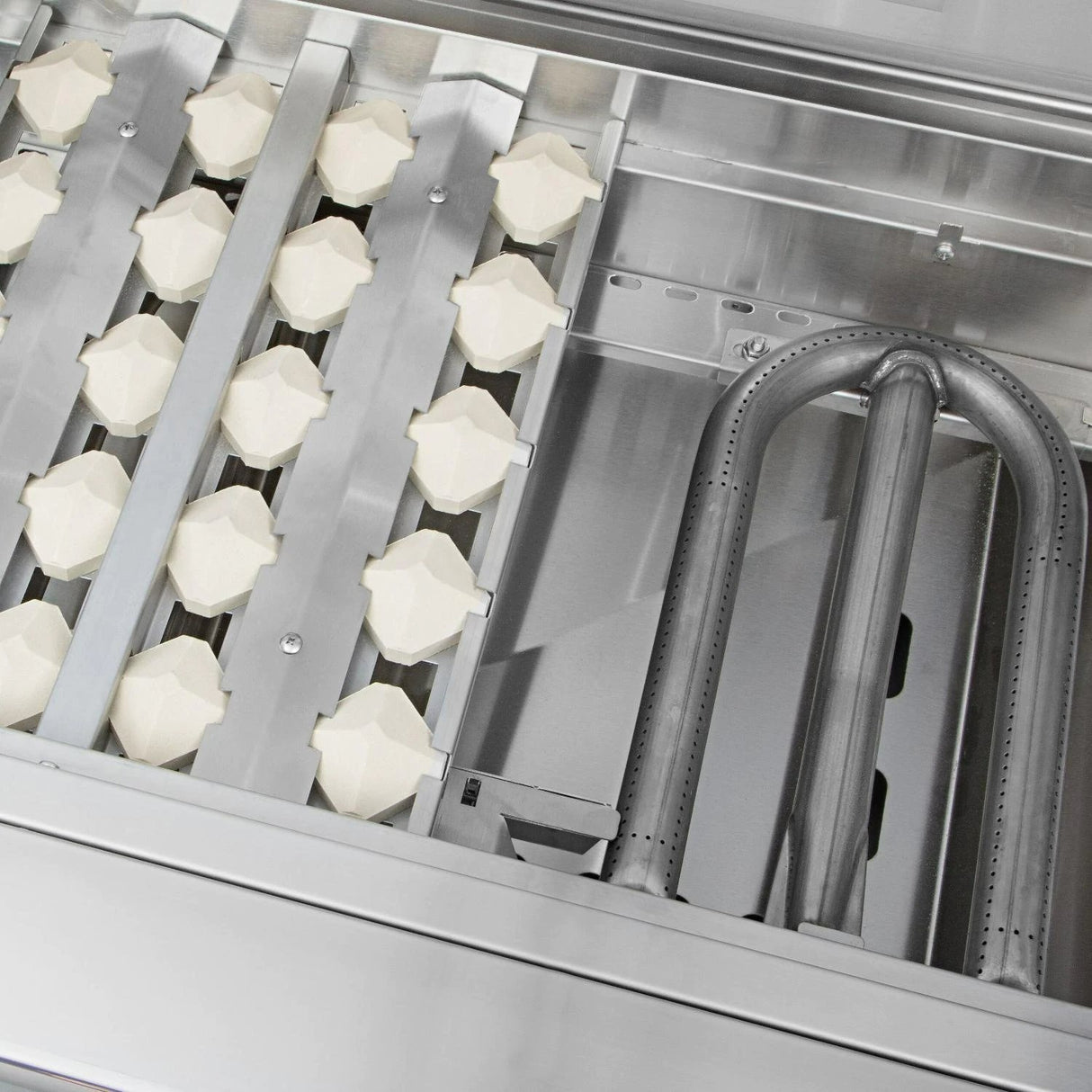 Delta Heat 32-Inch 3-Burner Built-In Gas Grill - DHBQ32G