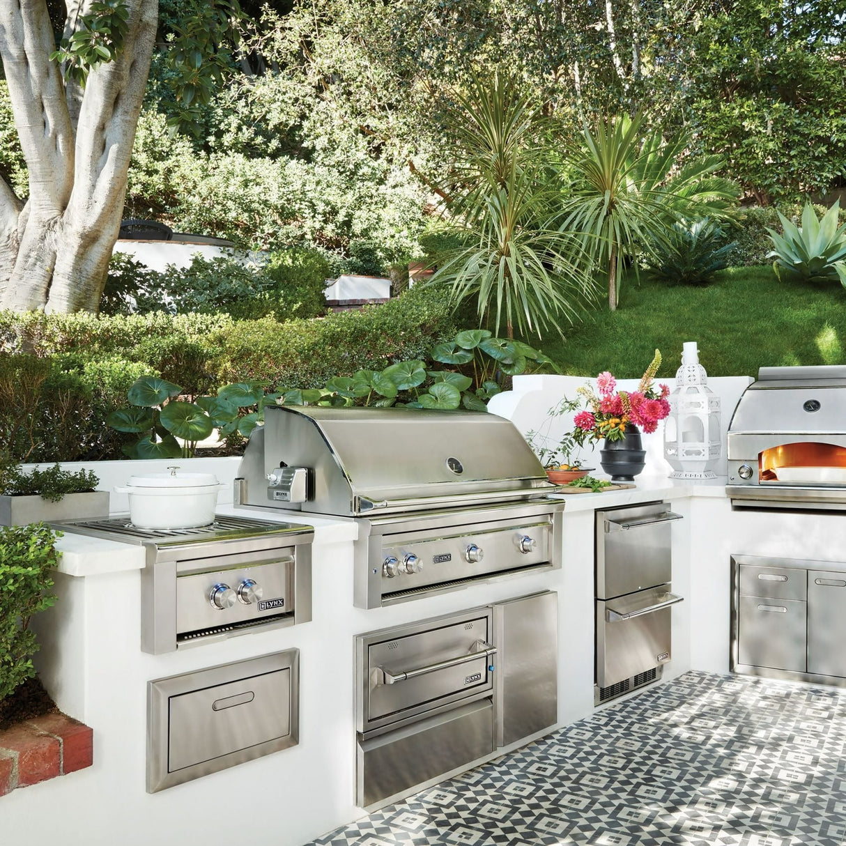 Lynx L42TR Professional 42-Inch Built-In Propane Gas Grill With 1 Infrared Trident Burner & Rotisserie