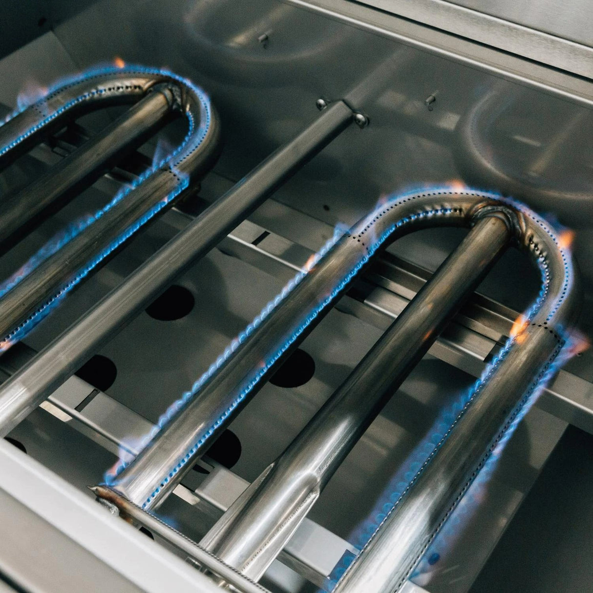 Summerset Alturi 36-Inch 3-Burner Freestanding Gas Grill & Rotisserie On Cart