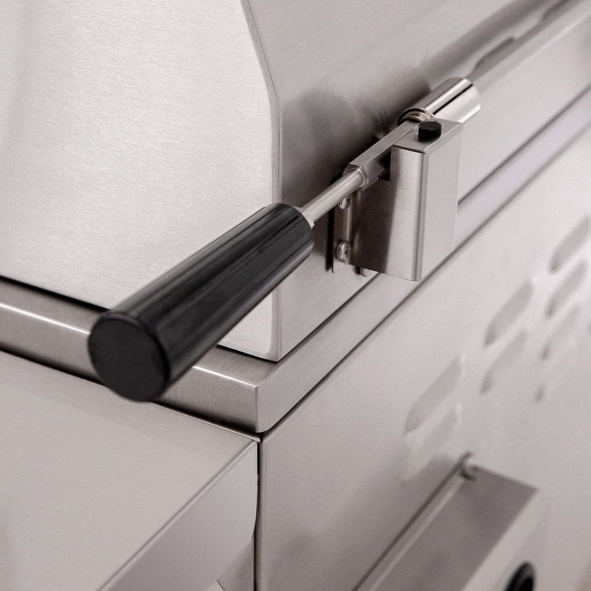 Summerset Alturi 36-Inch 3-Burner Freestanding Gas Grill & Rotisserie On Cart