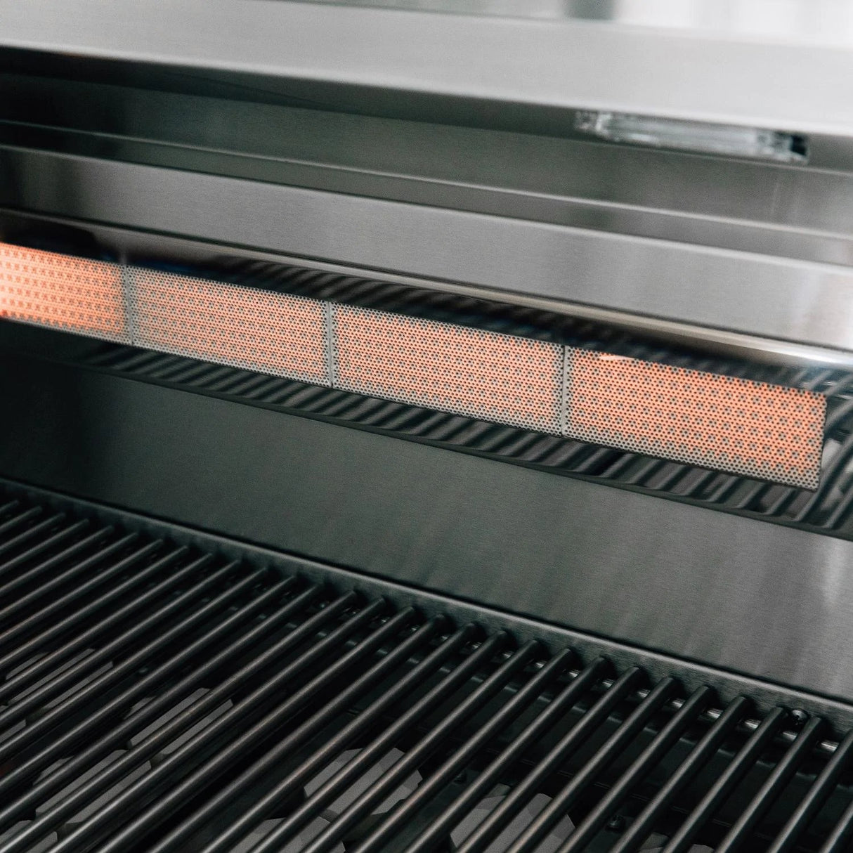 Summerset Alturi 42-Inch 3-Burner Built-In Gas Grill With Stainless Steel Burners & Rotisserie