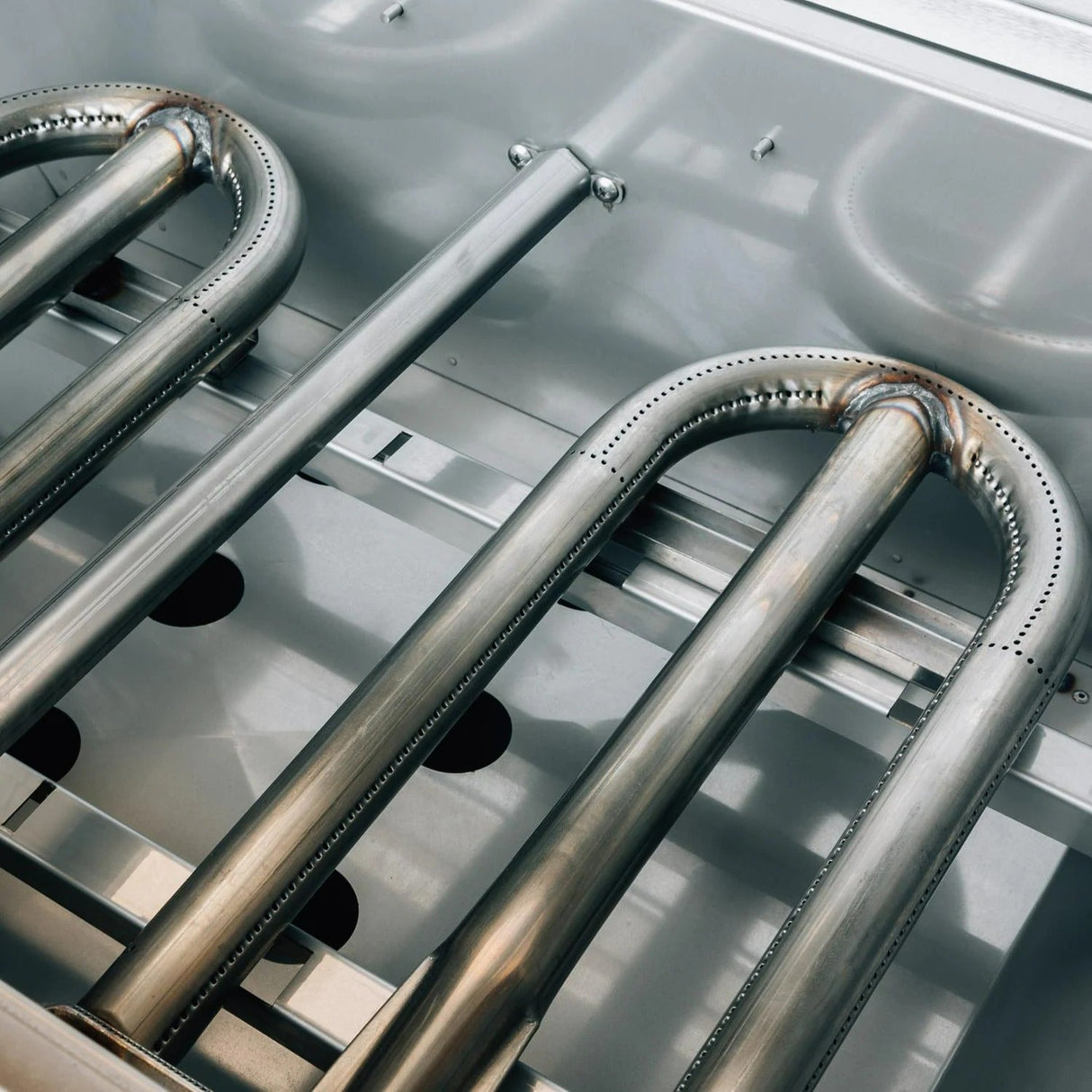 Summerset Alturi 42-Inch 3-Burner Gas Grill Freestanding With Stainless Steel Burners & Rotisserie