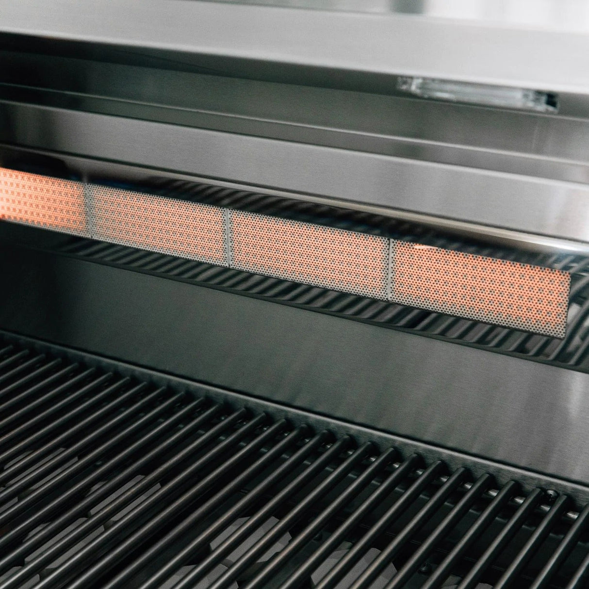 Summerset Alturi 42-Inch 3-Burner Gas Grill Freestanding With Stainless Steel Burners & Rotisserie