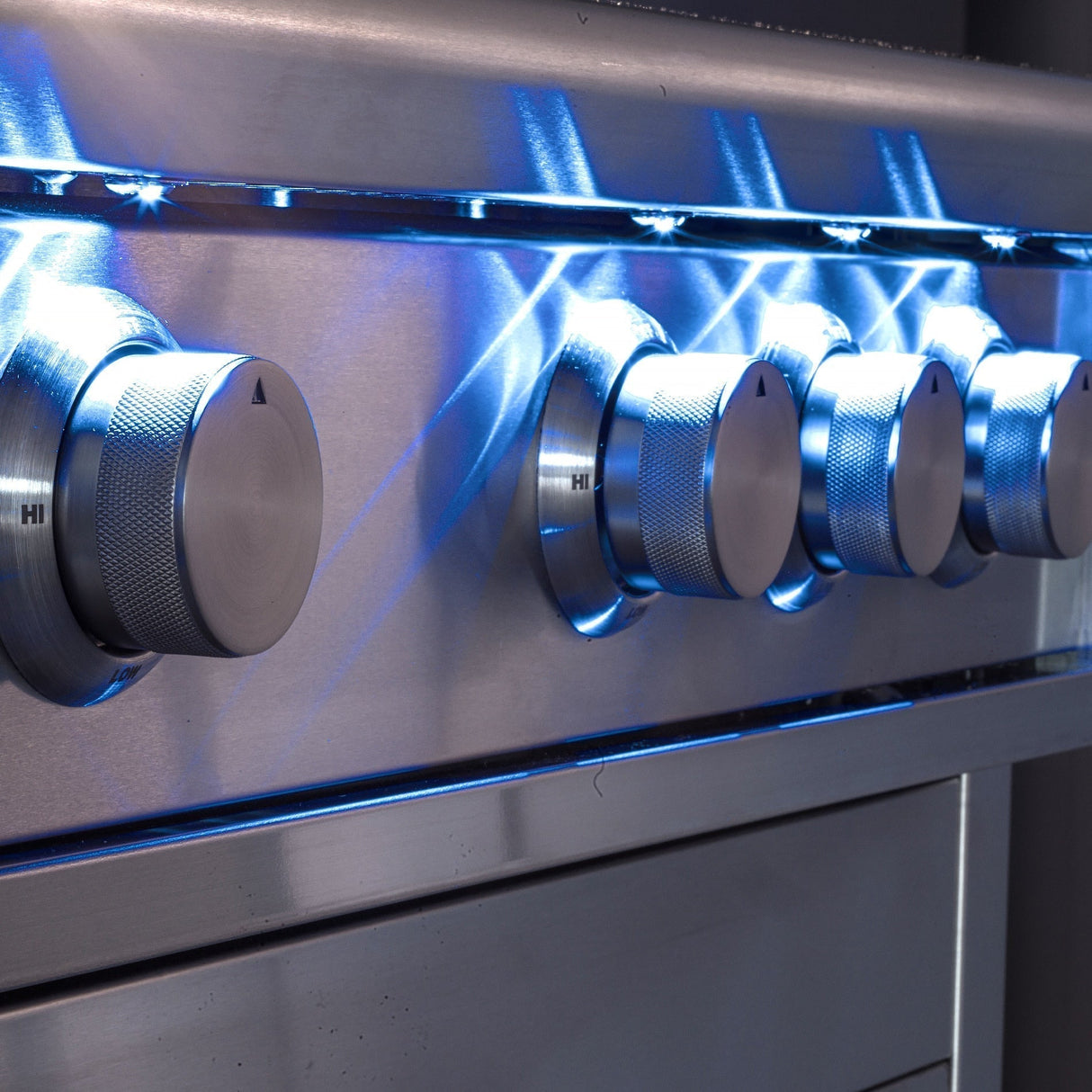 XO 32 Inch Performance XLT Freestanding Gas Grill on Cart