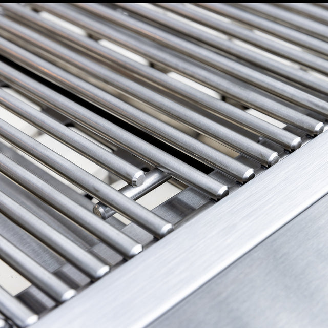 Summerset Sizzler Pro Built-In Gas Grill - stainless steel cooking grates