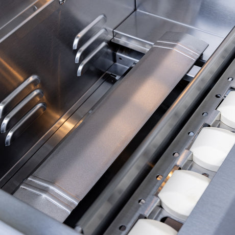 Summerset Sizzler Pro Built-In Gas Grill - main burner detail