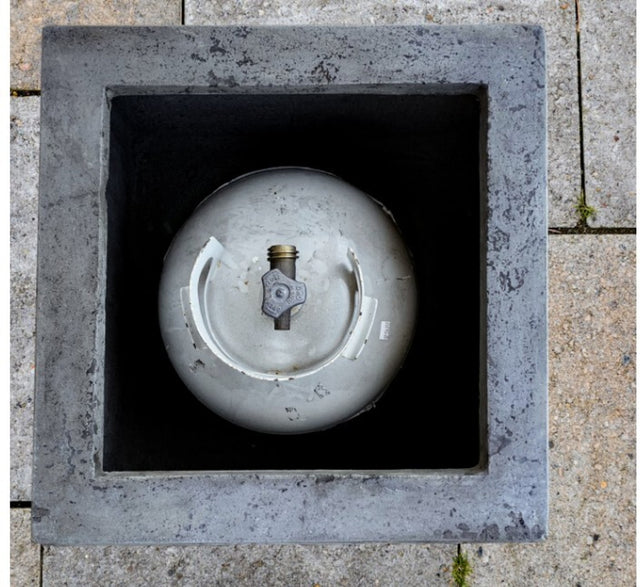 XO Square Tank Enclosure Limestone - detail