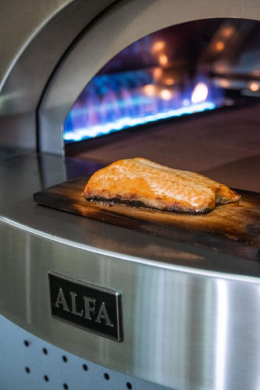 Alfa Classico 4 Pizze Gas Pizza Oven Freestanding on Black Cart