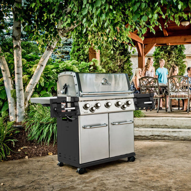 Broil King Regal S 590 5-Burner Propane Gas Grill With Rotisserie