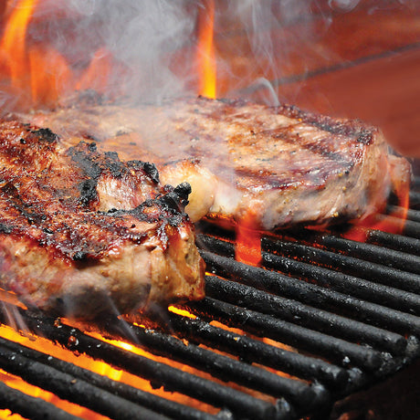 Primo Oval XL 400 Jack Daniels Edition Kamado Grill - steaks