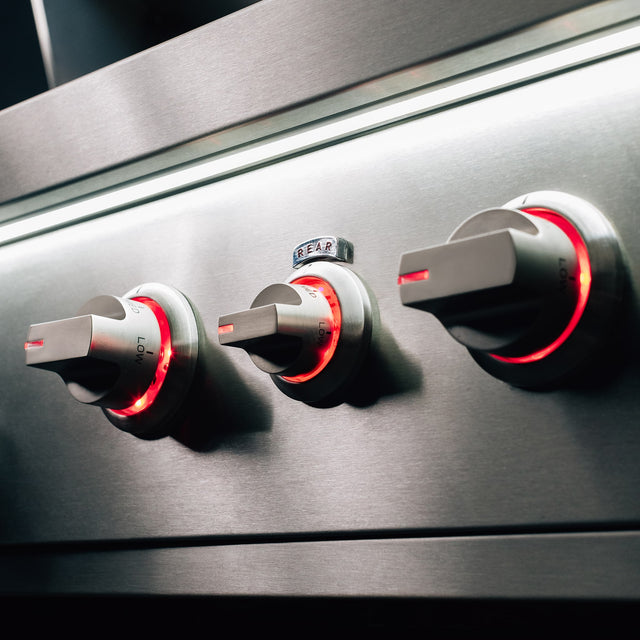 Summerset Quest Built-In Gas Grill - illuminated control knobs