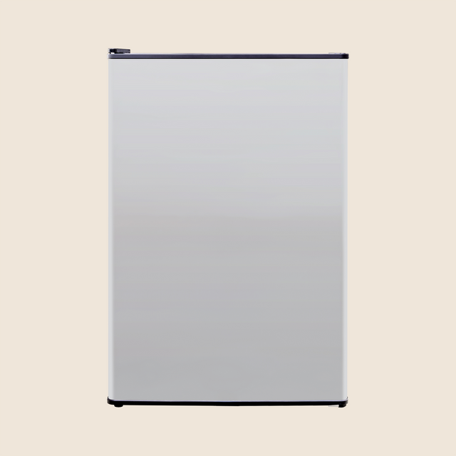 Summerset RFR-22S 22-Inch Outdoor Compact Refrigerator - front view door closed