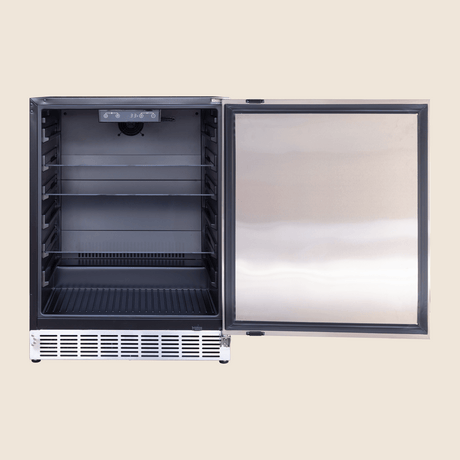 Summerset RFR-24S-A 24-Inch Outdoor Refrigerator - interior shelving