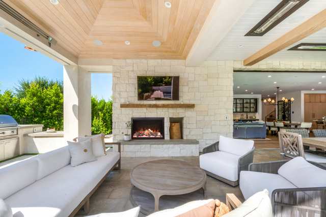 Traditional Bespoke installed outdoors with split log media