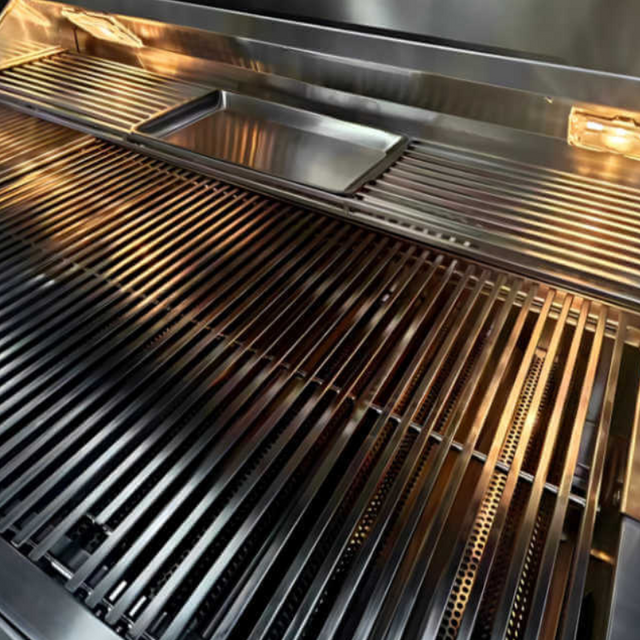 TrueFlame 32 Inch 4 Burner Built-In Gas Grill