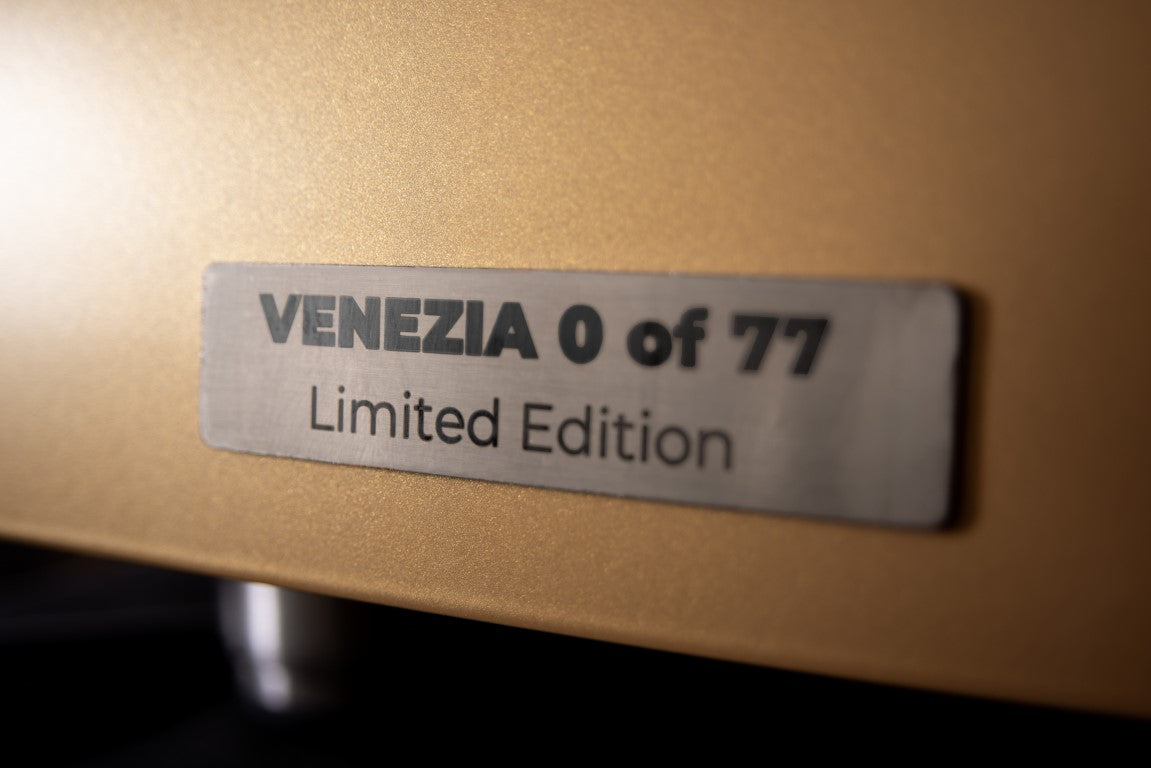 Alfa Moderno 2 Pizze Gas Hybrid Pizza Oven- Venezia Gold Limited Edition - FXMD-2P-LEVE-U