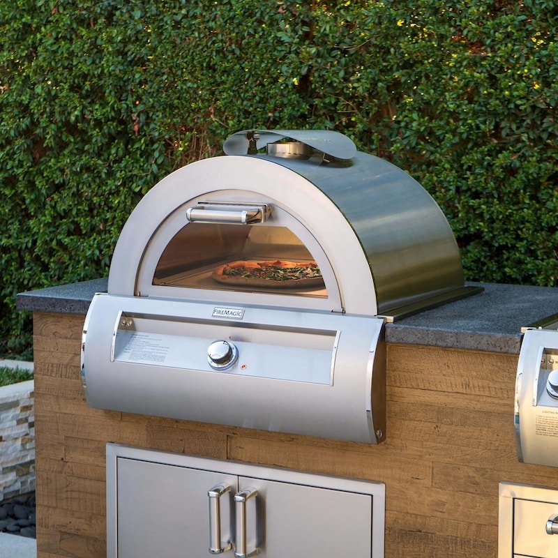 7 BBQ Kitchens With Built-In Pizza Ovens: Sizzle & Savor!