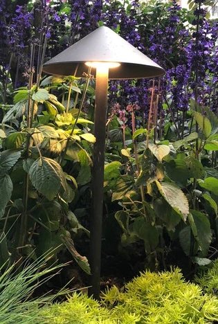 Lumien A5A1-4W Bronze Aluminum Path Light, Triangular Hat, 4 Watts