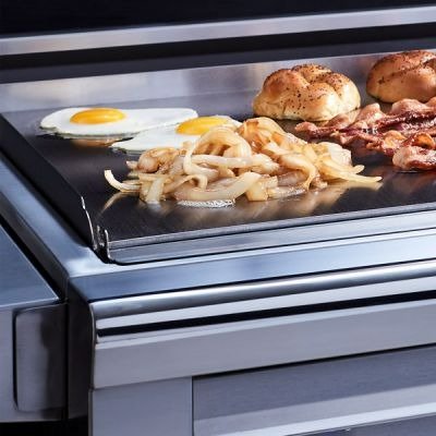 Commercial gas flat outlet top grill