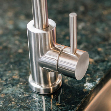 Summerset 19 X 15 Stainless Steel Undermount Sink W/ Single Handle Hot/Cold Goose Neck Faucet - SSNK-19U