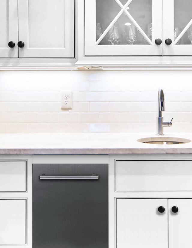 XO 15 Inch Built-In Outdoor Rated Gourmet Ice Maker with Crystal Clear Cubes - Gravity Drain